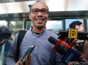 Bupati Temanggung 9 Kali Ucap Terima Kasih Usai Diperiksa KPK Bupati Temanggung 9 Kali Ucap Terima Kasih Usai Diperiksa KPK