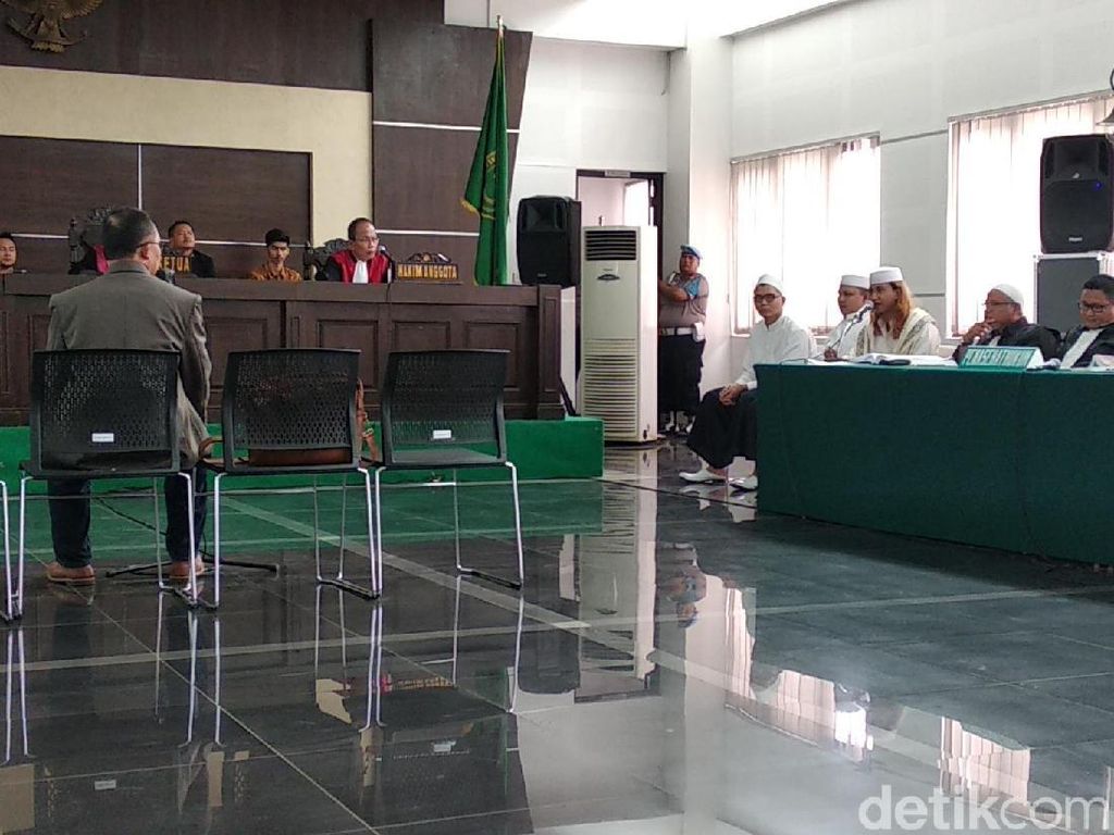 Sidang Penganiayaan, Habib Bahar: Orang Mengaku Habib Harus Dipukul Keras Sidang Penganiayaan, Habib Bahar: Orang Mengaku Habib Harus Dipukul Keras