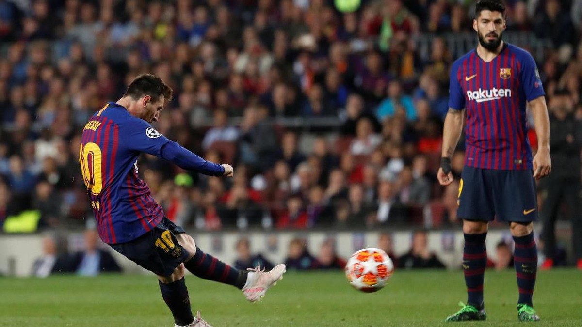 Gol tendangan bebas Lionel Messi jadi yang terbaik di Eropa musim lalu (REUTERS/Susana Vera)