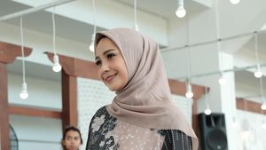 Bikin Adem, Nagita Slavina Tampil Pakai Hijab Sederhana di Fashion Show