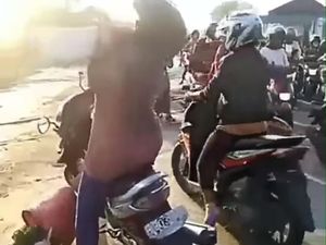 Nekat Terobos Sampai Palang Kereta Api Rusak? Ada Dendanya Lho... Nekat Terobos Sampai Palang Kereta Api Rusak? Ada Dendanya Lho...