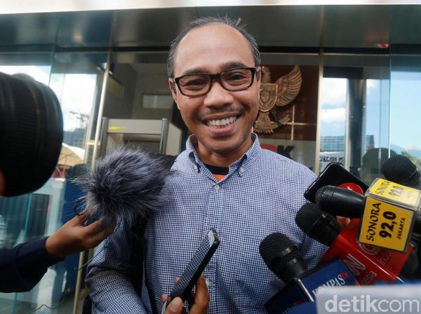 Ekspresi Bupati Temanggung Saat Diperiksa KPK Soal Sofyan Basir