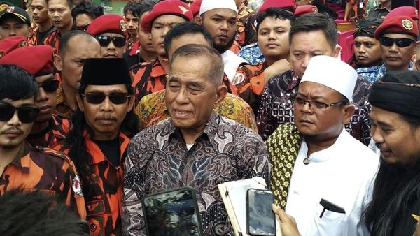 Momen Menhan Hadiri Munggah Akbar