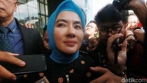 Usai Diperiksa KPK, Dirut Pertamina Tak Banyak Bicara