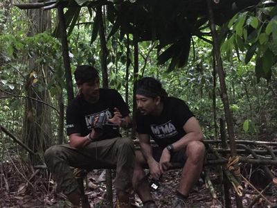 Foto: Denny Sumargo dan Vincent Verhaag Dililit Ulat Piton!