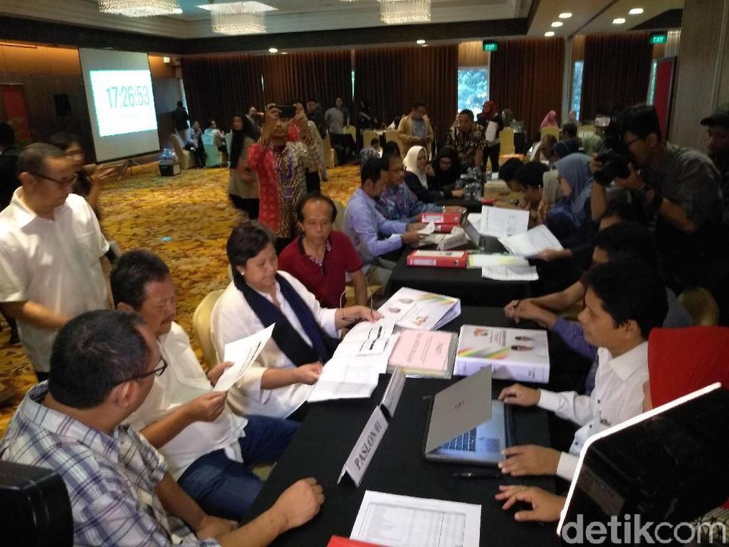 TKN Jokowi Laporkan Dana Kampanye Rp 606 Miliar TKN Jokowi Laporkan Dana Kampanye Rp 606 Miliar