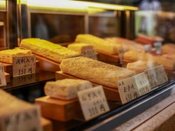 Cemilan di tsukuji fish market