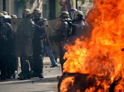 Aksi May Day di Prancis Ricuh, Puluhan Orang Diamankan