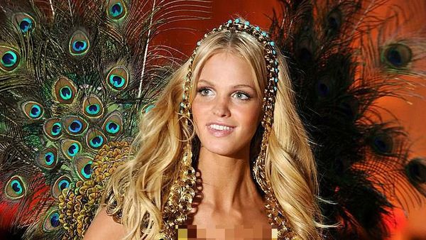 8 Foto Terbaru Model Victorias Secret yang Bangkrut karena Utang Kartu Kredit