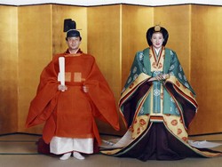 Mengenal Busana Tradisional yang Dipakai Kaisar Baru Jepang Naruhito