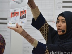 2 Perbedaan Hak Warga Negara dan Hak Asasi Manusia