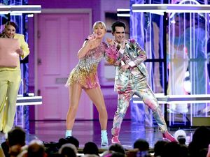 Taylor Swift Ungkap Banyak Teka-teki di Klip ME!