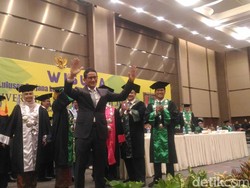 Beri Sambutan di Wisuda UMJ, Sandiaga Singgung Partai Emak-emak