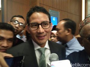 Enggan Komentar soal Hasil Ijtimak Ulama III, Sandiaga: Saya Bukan Ulama Enggan Komentar soal Hasil Ijtimak Ulama III, Sandiaga: Saya Bukan Ulama
