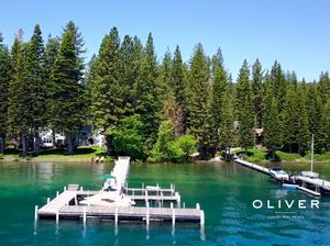 Mengintip Rumah Ratusan Miliar Zuckerberg di Tepi Danau