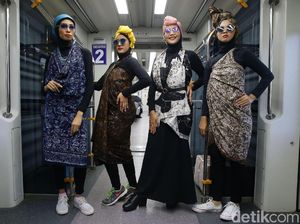 Unik! Bukan di Catwalk, Para Model Ini Fashion Show di Kereta Bandara Unik! Bukan di Catwalk, Para Model Ini Fashion Show di Kereta Bandara