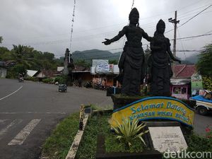 Jasa Wisata Satu Malam di Bromo Dikeluhkan Pengusaha Restoran Jasa Wisata Satu Malam di Bromo Dikeluhkan Pengusaha Restoran