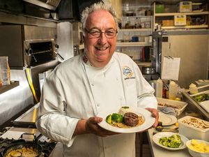 Mau Cicip Masakan Mantan Chef Kerajaan Inggris? Siapkan Rp 85 Juta