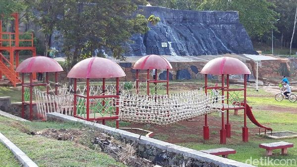 Foto: Air Terjun Niagara dan Pohon Langka di Boyolali