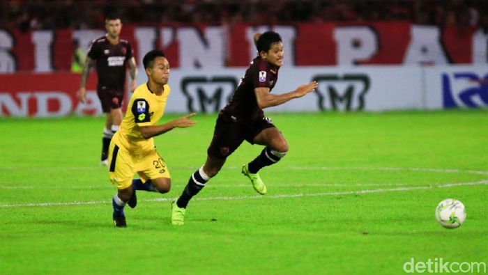 PSM Makassar vs Bhayangkara FC (Reinhard Soplantika/detikSport) PSM Makassar vs Bhayangkara FC (Reinhard Soplantika/detikSport)