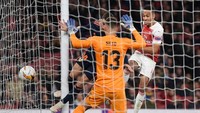 Arsenal menuntaskan laga dengan kemenangan 3-1 di menit ke-90. Aubameyang melesakkan gol lewat tembakan first time dari jarak dekat. (Foto: Shaun Botterill/Getty Images)