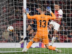 Arsenal menuntaskan laga dengan kemenangan 3-1 di menit ke-90. Aubameyang melesakkan gol lewat tembakan first time dari jarak dekat. (Foto: Shaun Botterill/Getty Images)