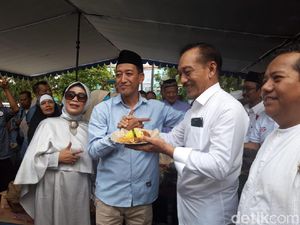 Relawan Prabowo-Sandi di Jatim Deklarasi dan Tasyakuran Kemenangan Relawan Prabowo-Sandi di Jatim Deklarasi dan Tasyakuran Kemenangan