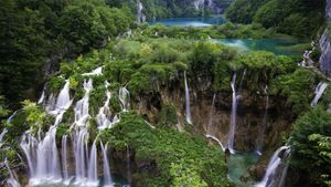 Foto: Danau Plitvice yang Kembar 16 Bagai Alam Surgawi