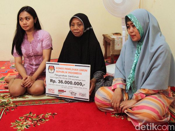Keluarga Petugas KPPS Terima Santunan
