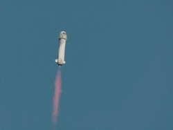 Alasan Roket yang Ditumpangi Jeff Bezos Berbentuk Seperti Kemaluan