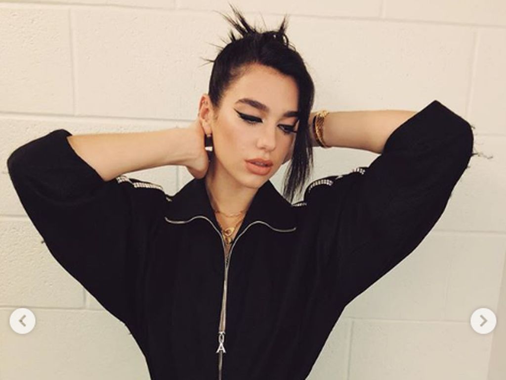 Dua Lipa Kepergok Mesra dengan Adik Gigi Hadid Dua Lipa Kepergok Mesra dengan Adik Gigi Hadid
