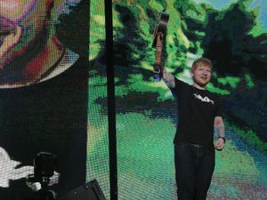 Ungkapan Puas Penonton Melihat Aksi Ed Sheeran di Konser Semalam