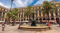 Foto: Plaza Reial, Tempat Fans Liverpool Rusuh di Barcelona