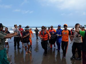 Anak yang Hanyut Bersama Ayahnya di Pantai Tabanan Bali Ditemukan Tewas