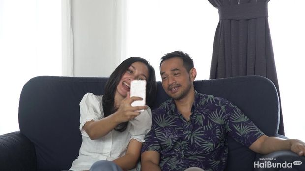 Rahasia Harmonis Rumah Tangga Oka Antara dan Rara Wiritanya