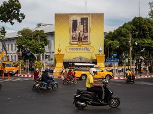 Thailand Menguning Jelang Penobatan Raja Maha Vajiralongkorn