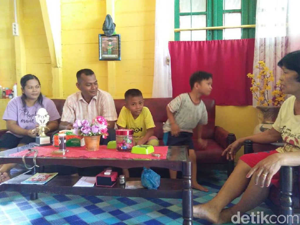 Mandapot Pasaribu, Sopir Angkot Menuju Kursi DPRD Sibolga Mandapot Pasaribu, Sopir Angkot Menuju Kursi DPRD Sibolga