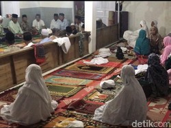 Malam Ini, Jamaah Naqsabandiyah di Sumbar Mulai Salat Tarawih
