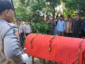 Briptu Randu Meninggal Kecelakaan Usai Pengamanan Pleno KPU di Sumsel Briptu Randu Meninggal Kecelakaan Usai Pengamanan Pleno KPU di Sumsel