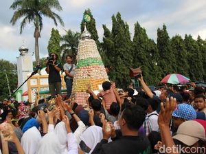 Tradisi Gerebeg Apem Sambut Ramadan di Jombang, Ini Maknanya Tradisi Gerebeg Apem Sambut Ramadan di Jombang, Ini Maknanya