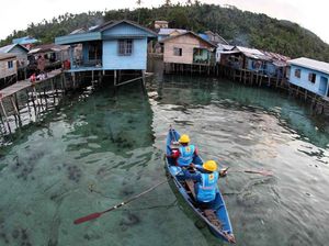 Perjuangan Terangi Natuna, Seberangi Laut hingga Tembus Hutan