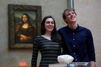 So Sweet! Mahasiswi Ini Menang Hadiah Kencan Romantis Semalam di Louvre