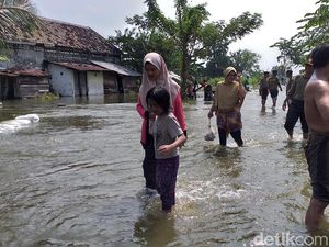 Sungai Lamong Meluap, Ratusan Rumah di Surabaya Kebanjiran