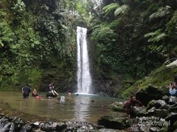 Namanya Curug Ngumpet, tapi Penampakannya Cantik Kok