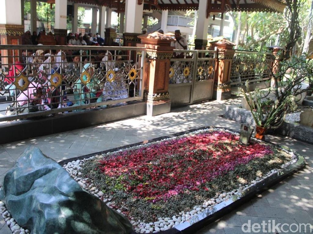 Cegah Potensi Penyebaran Corona, Wisata Religi Makam Gus Dur Ditutup Cegah Potensi Penyebaran Corona, Wisata Religi Makam Gus Dur Ditutup