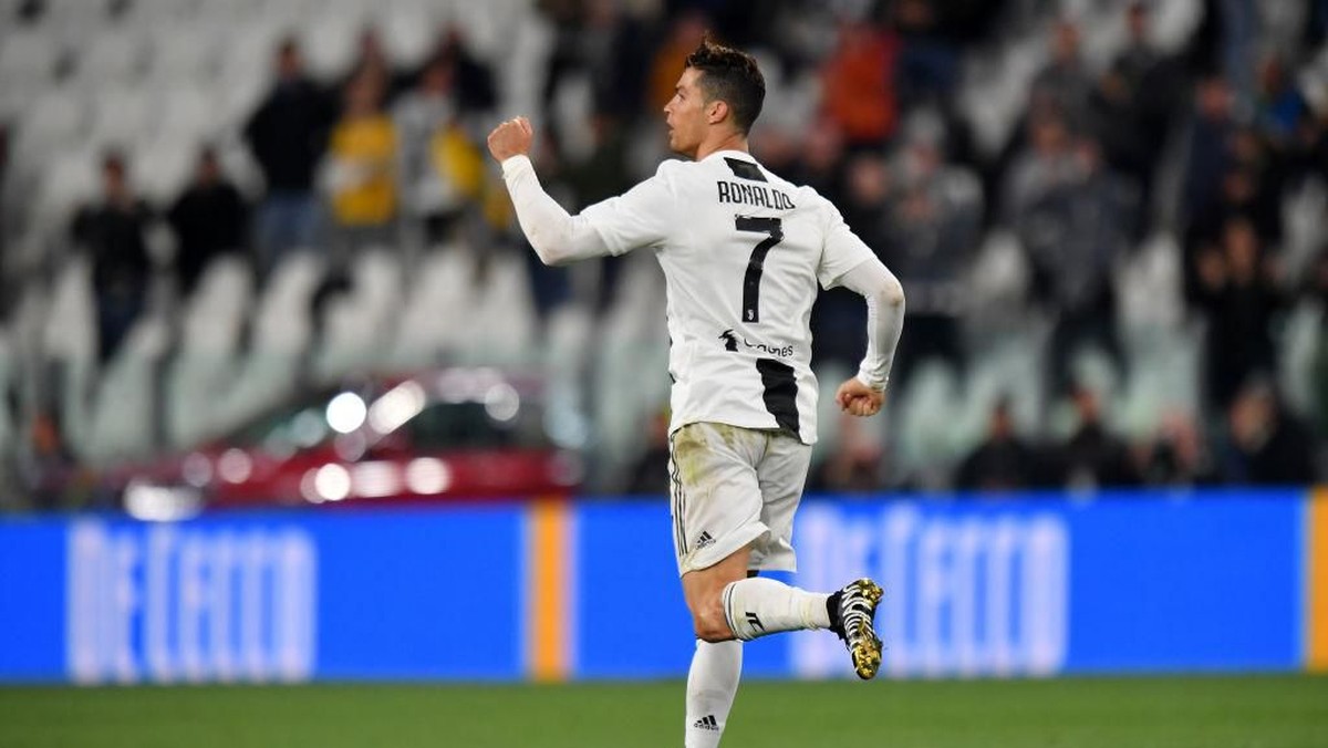 Cristiano Ronaldo dianggap punya peran setara dengan pelatih (Tullio M. Puglia/Getty Images)