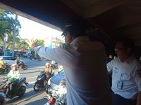 Menhub Keliling Kota Surakarta Naik Kereta Uap