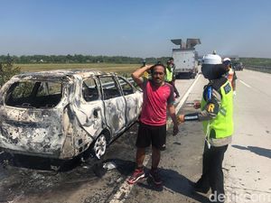 Sempat Tersendat Setelah Melaju 120 Km/Jam, MPV Ini Lalu Terbakar