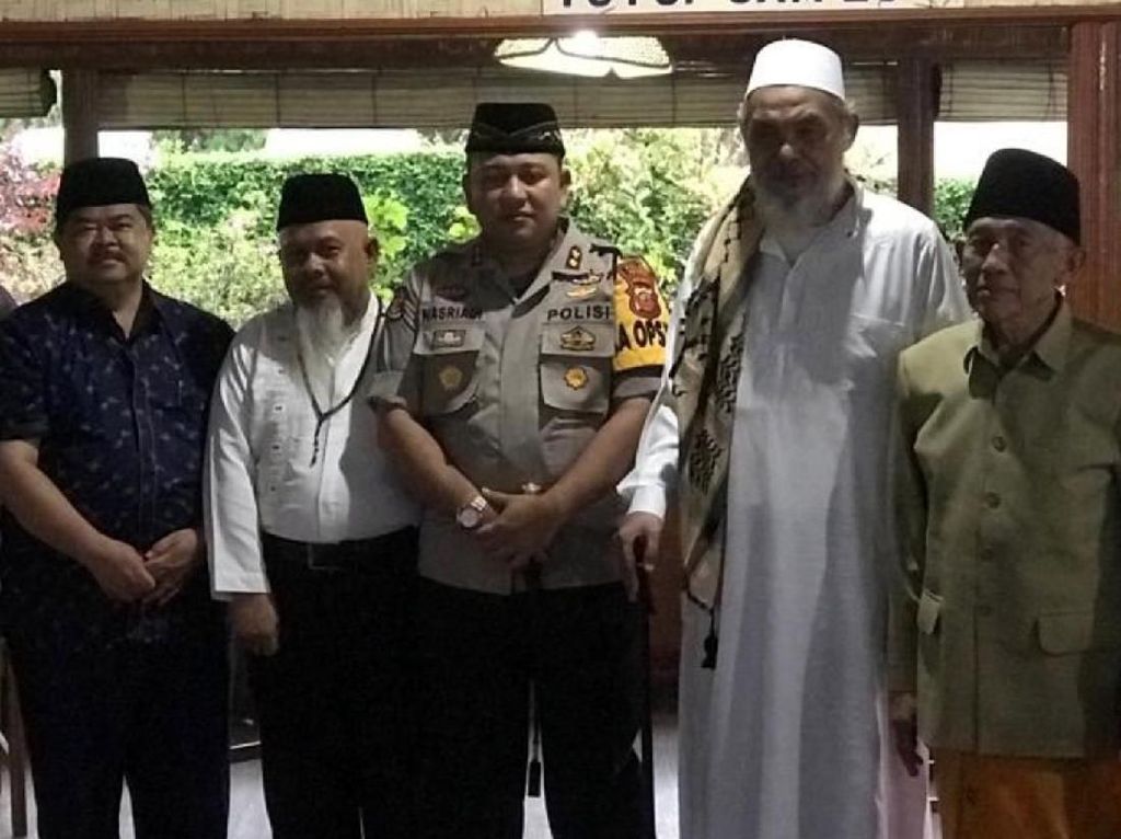 Kiai di Sukabumi Apresiasi Pemilu Kondusif: Mari Bersatu untuk NKRI Kiai di Sukabumi Apresiasi Pemilu Kondusif: Mari Bersatu untuk NKRI