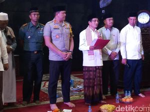 Ketua MUI Jakbar ke Relawan 01-02: Bersatulah, Jangan Bercerai-berai Ketua MUI Jakbar ke Relawan 01-02: Bersatulah, Jangan Bercerai-berai